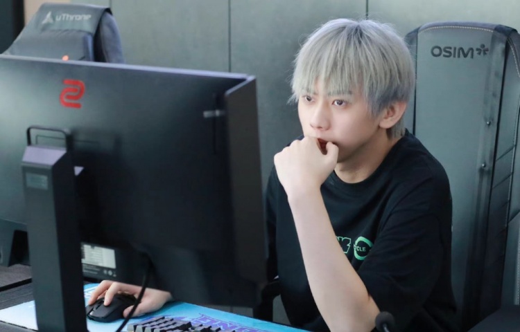 Ale：我还以为Doinb的小孩叫乐乐呢
