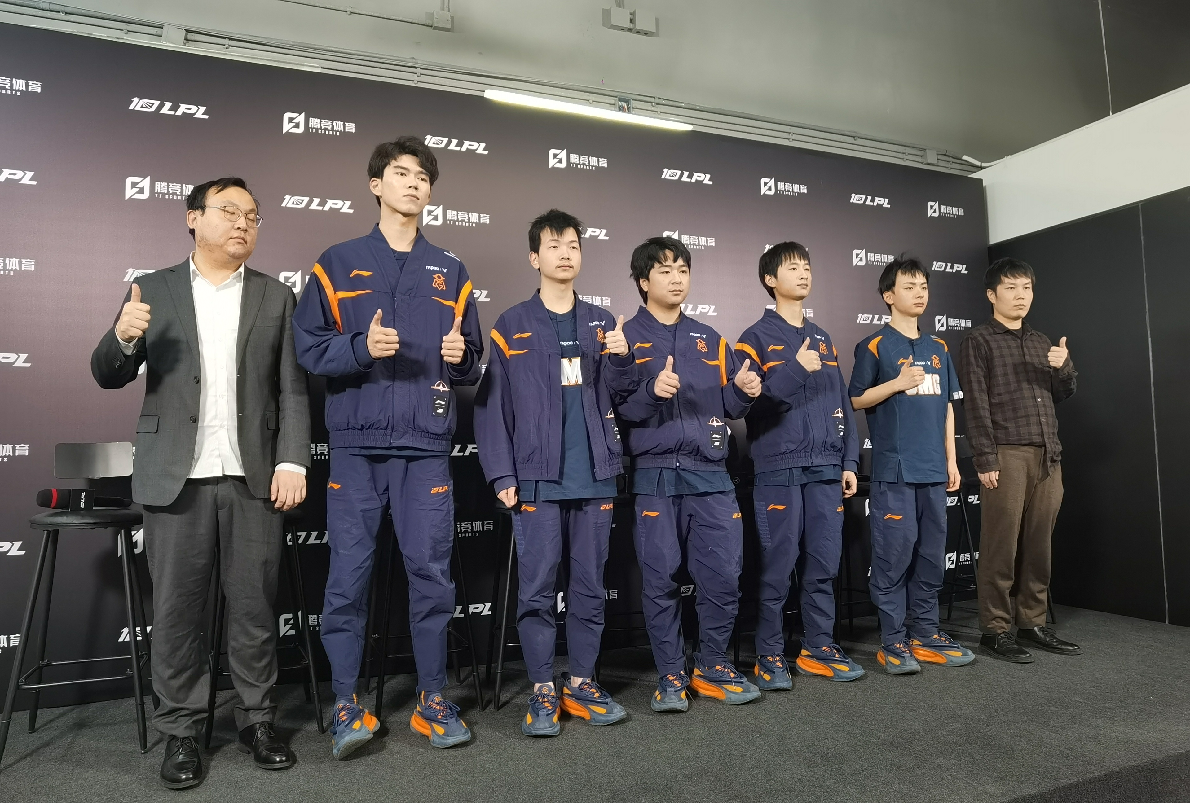 赛后群访Aki：第三局盲僧主打的就是一个尽兴
