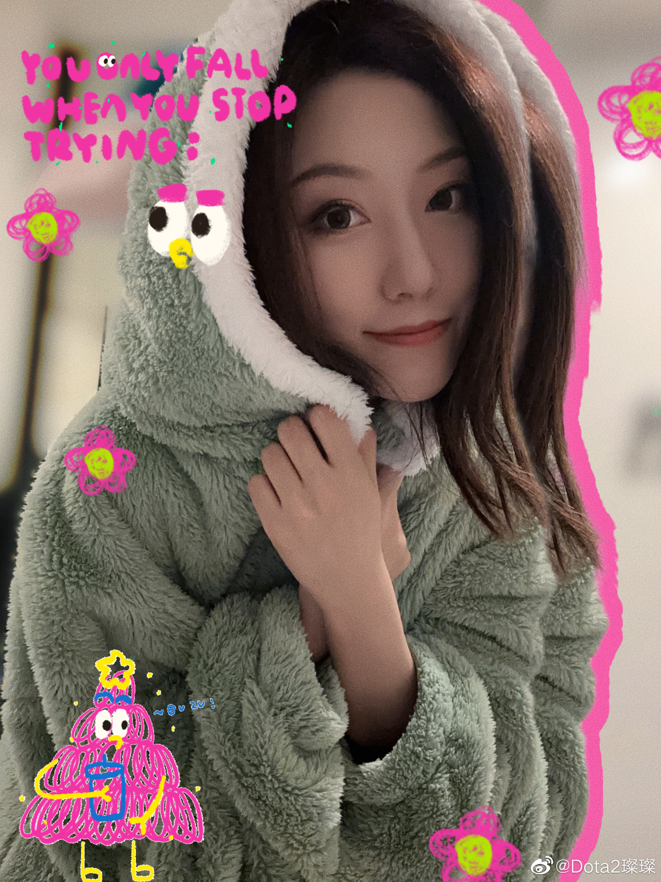 DOTA2璨璨晒照：这大白后背 还不迷死你们